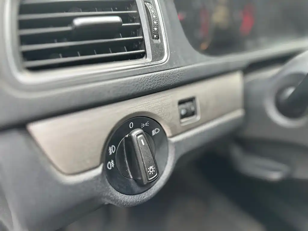 Volkswagen Lavida — миниатюра 10