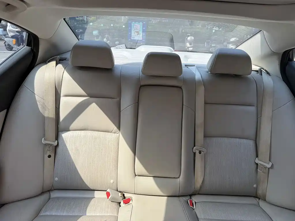 Nissan Teana — миниатюра 12