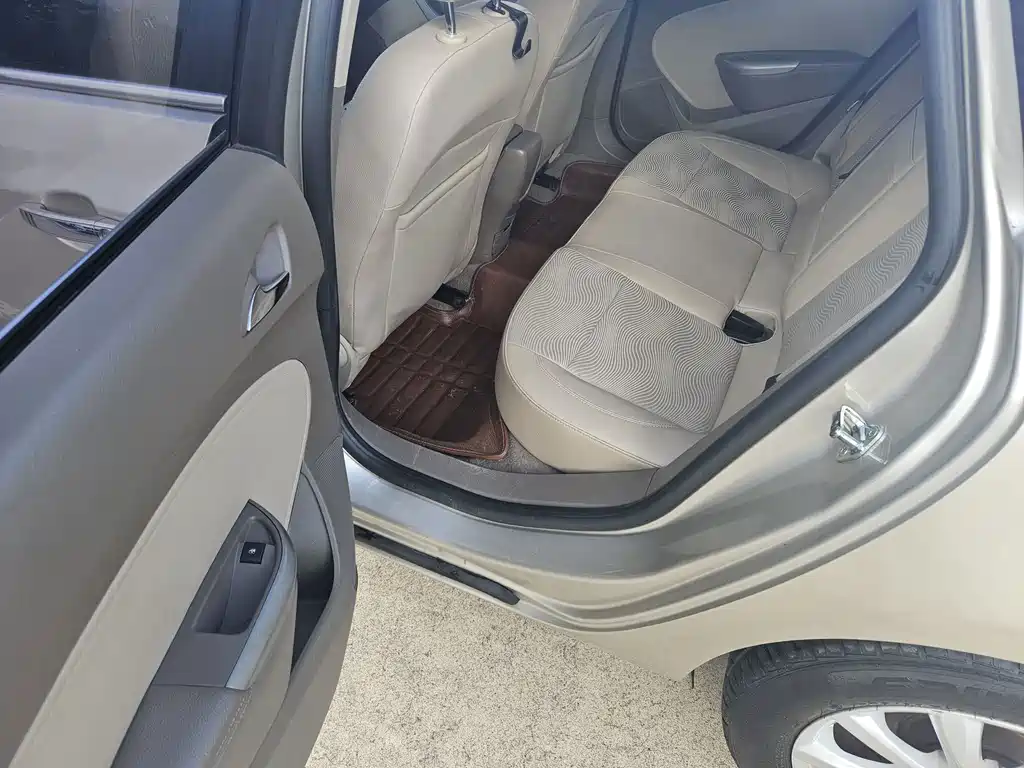 Buick Excelle — миниатюра 7