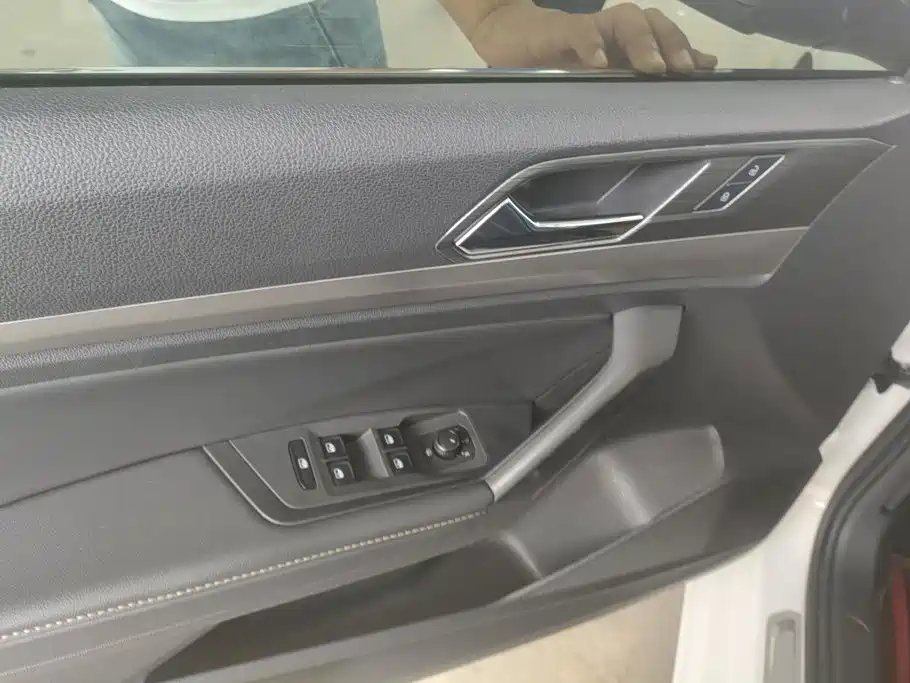 Volkswagen Lavida — миниатюра 7