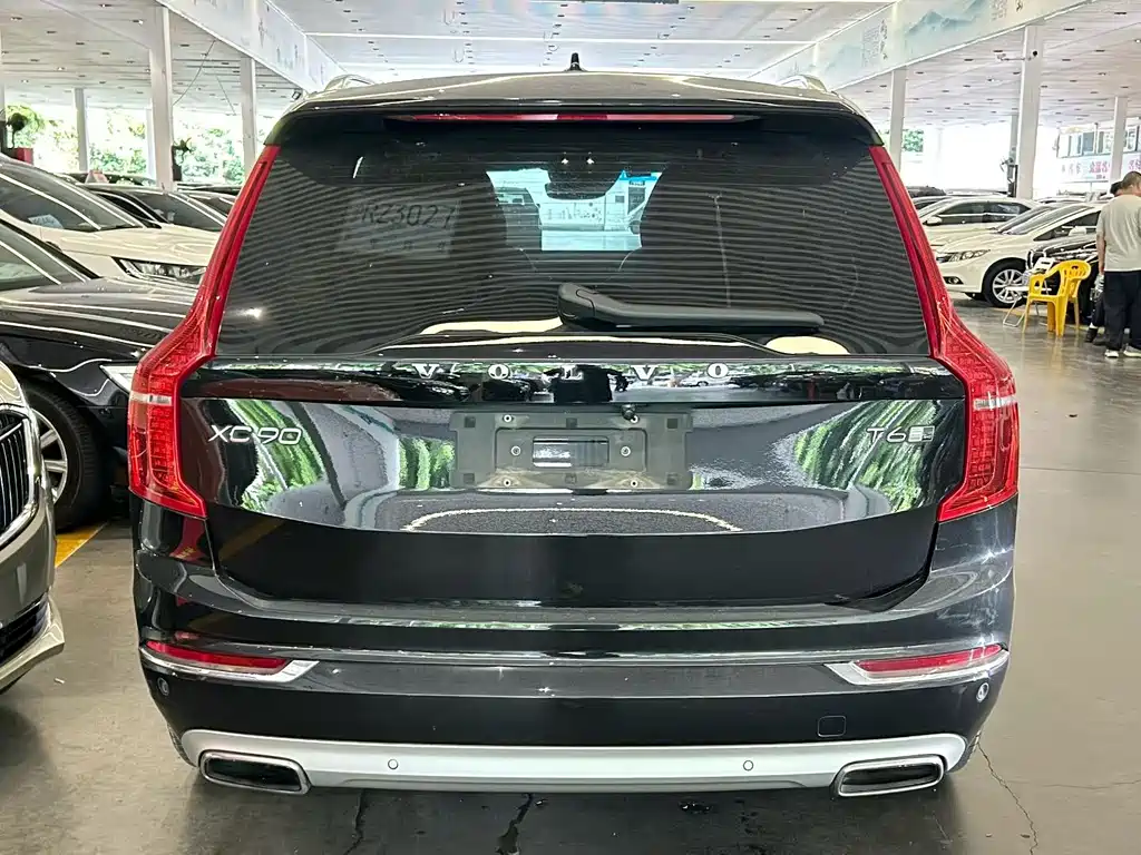 Volvo XC90 — миниатюра 9