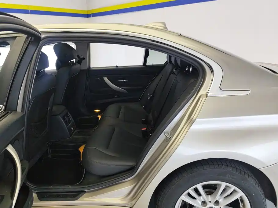 BMW 3 Series — миниатюра 11