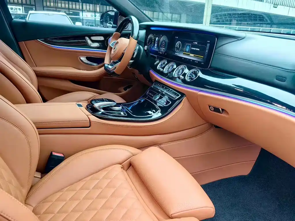 Mercedes-Benz E-Class — миниатюра 7