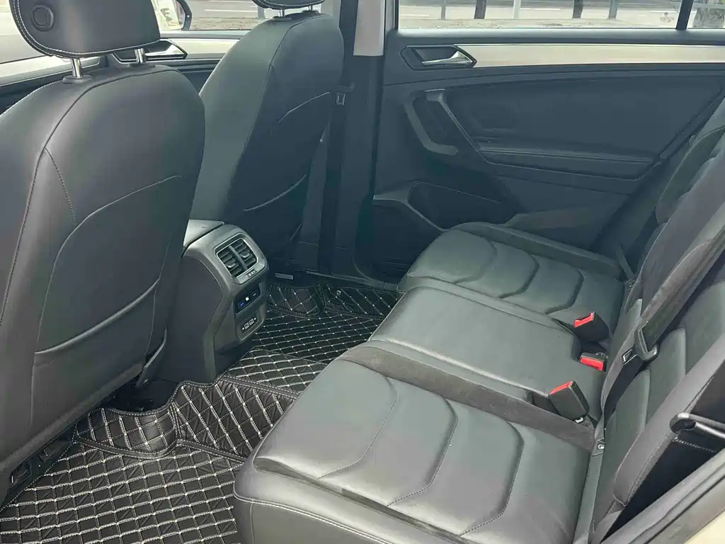 Volkswagen Tiguan L — миниатюра 8