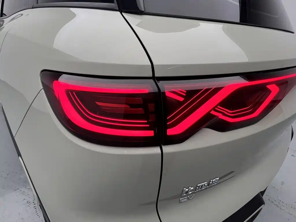 BYD Yuan UP — миниатюра 8