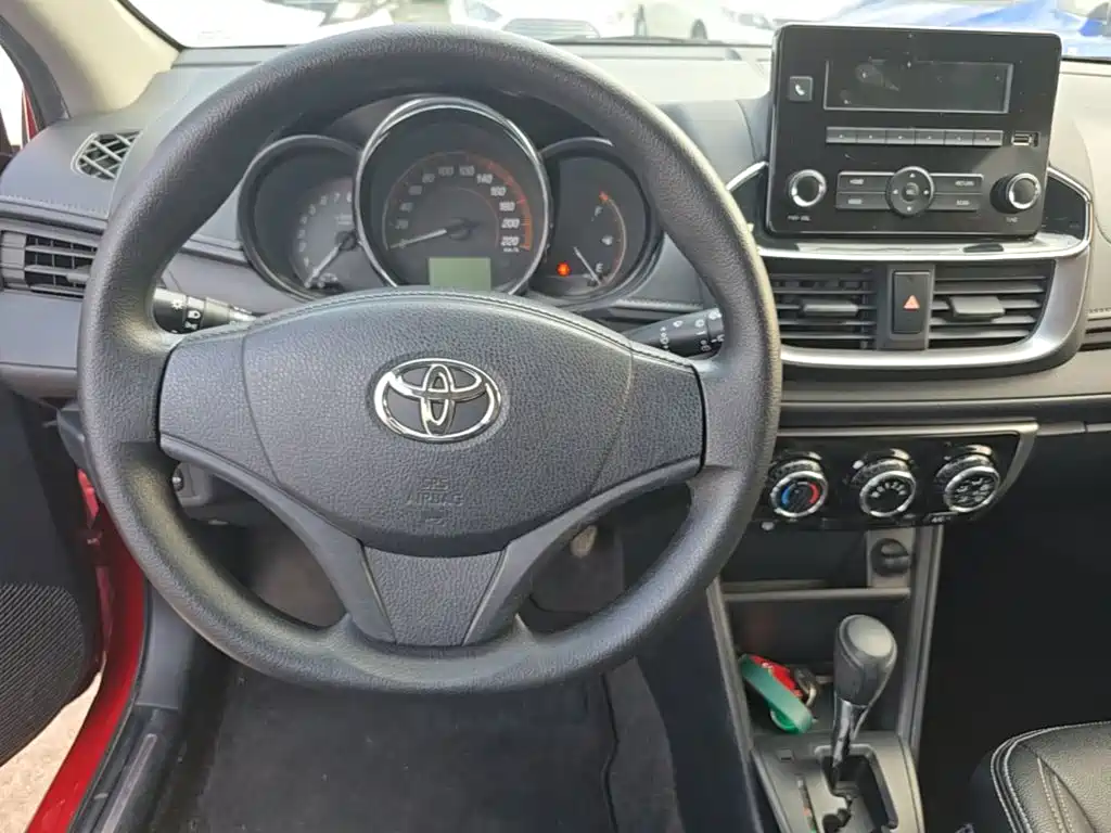 Toyota Yaris L — миниатюра 11