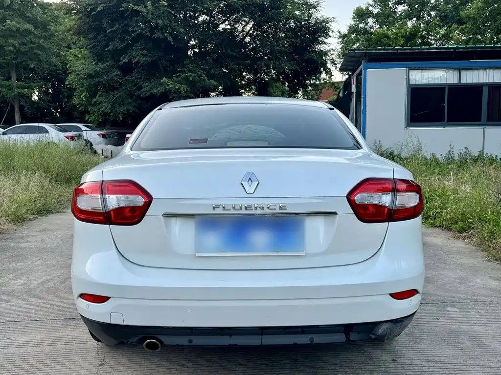 Renault Fluence — миниатюра 6
