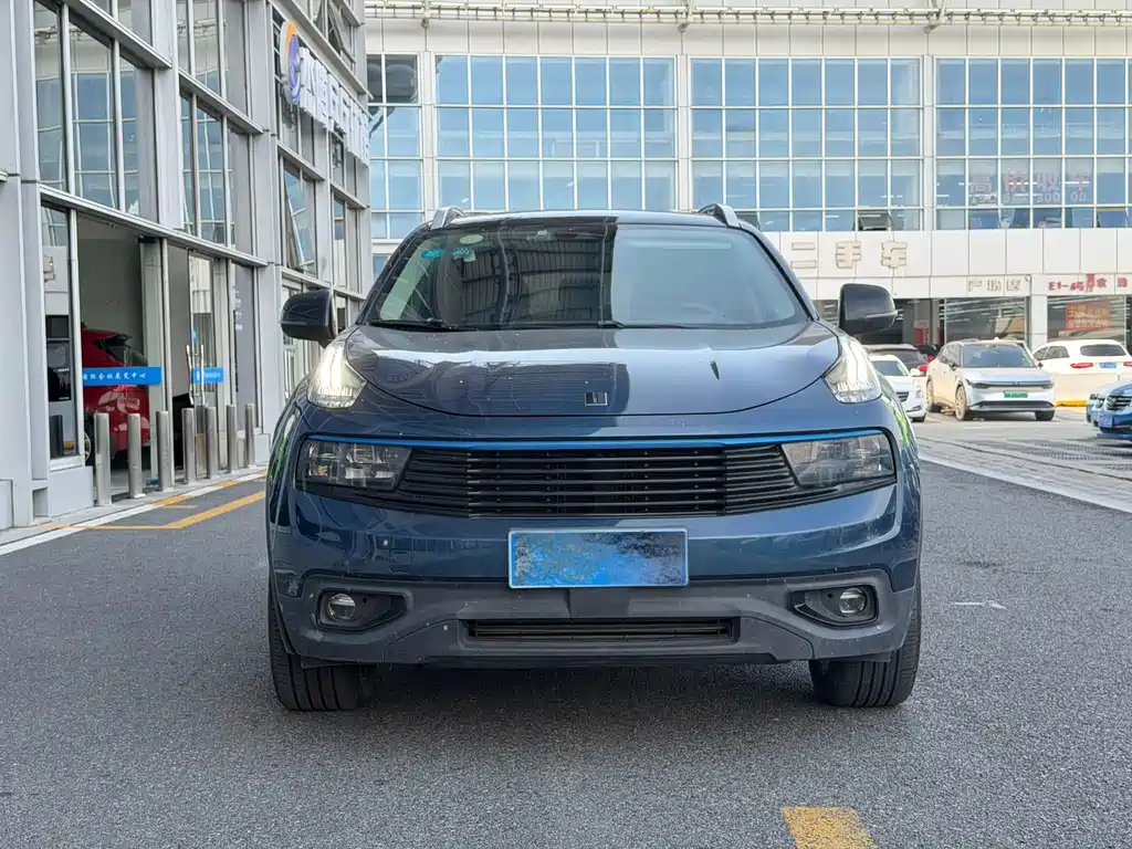 Lynk & Co 01 — миниатюра 2