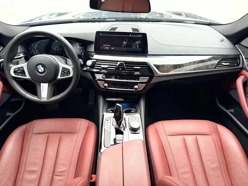 BMW 5 Series — миниатюра 10