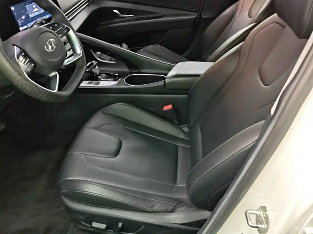 Hyundai Elantra — миниатюра 15