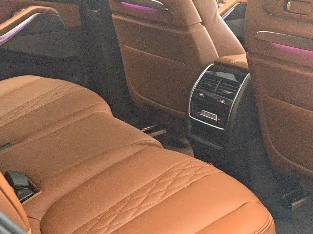 BMW X7 — миниатюра 7