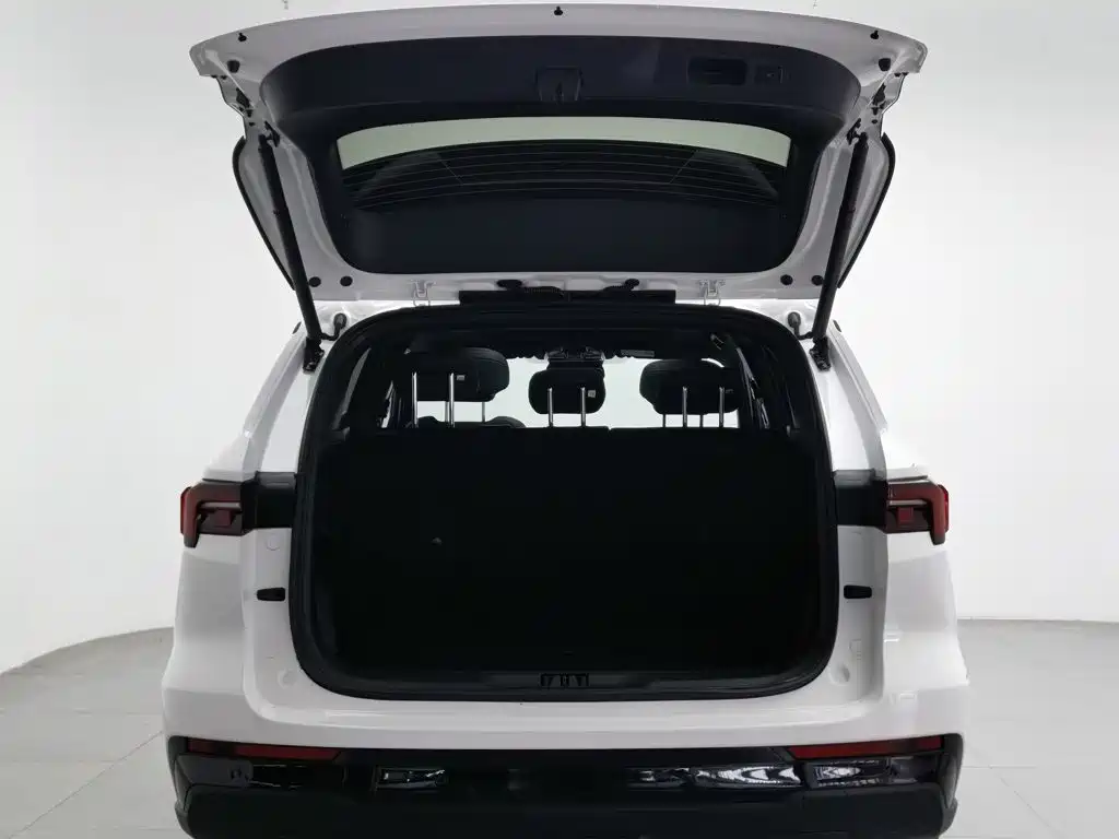 Ford Equator Sport — миниатюра 16