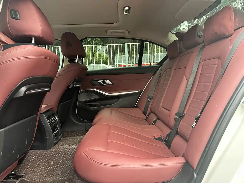 BMW 3 Series — миниатюра 14