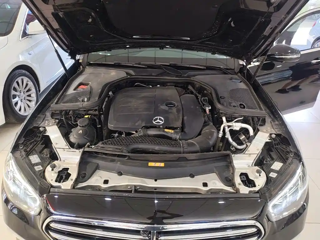 Mercedes-Benz E-Class — миниатюра 20