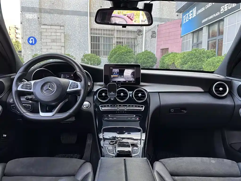 Mercedes-Benz C-Class — миниатюра 3