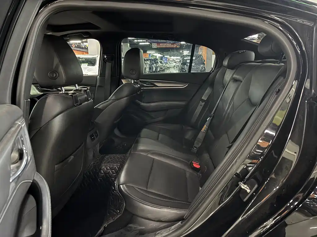 Cadillac CT5 — миниатюра 5