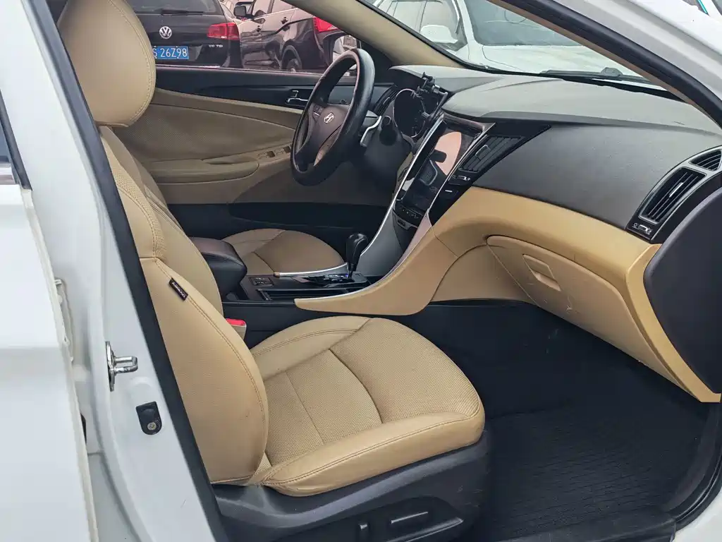 Hyundai Sonata — миниатюра 9