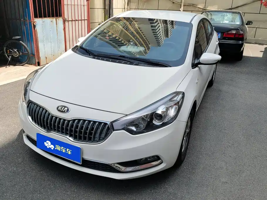 2015 Kia K3 - zdjęcie 1 z 16