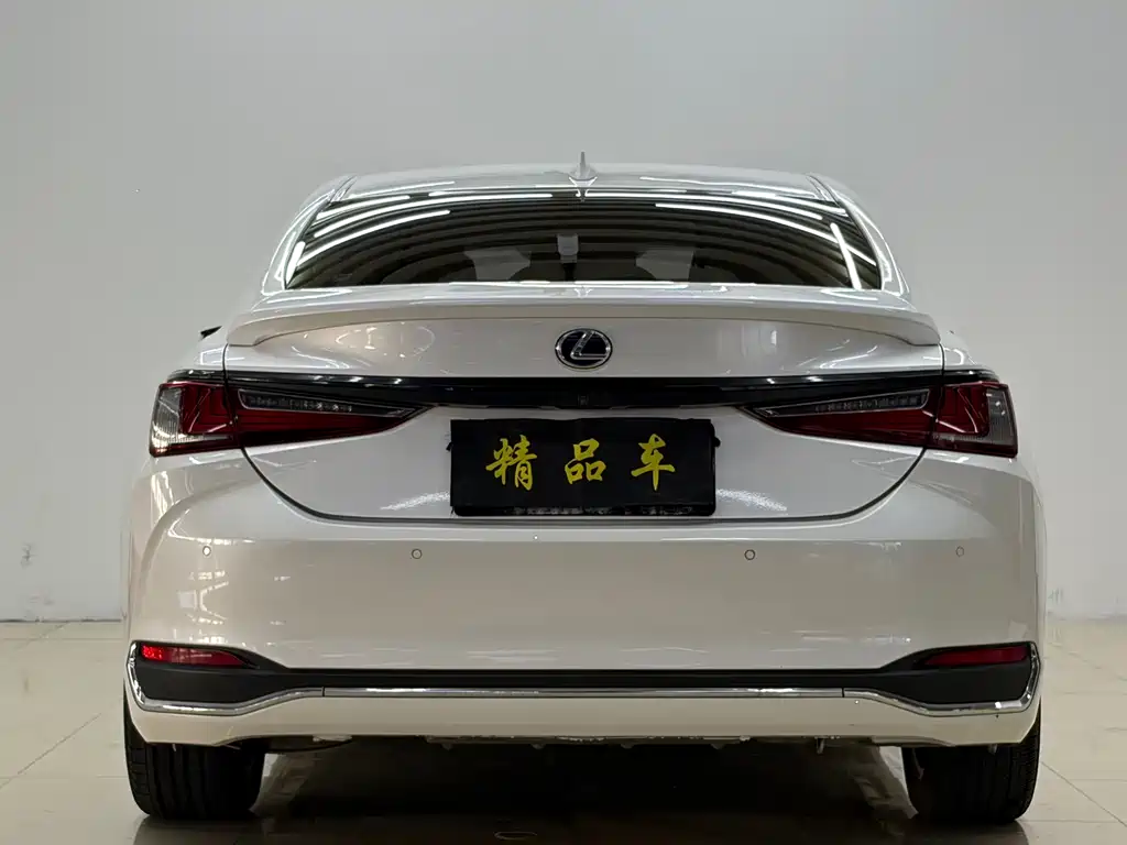 Lexus ES — миниатюра 8