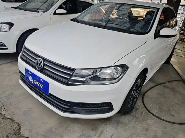 VOLKSWAGEN SANTANA 2017