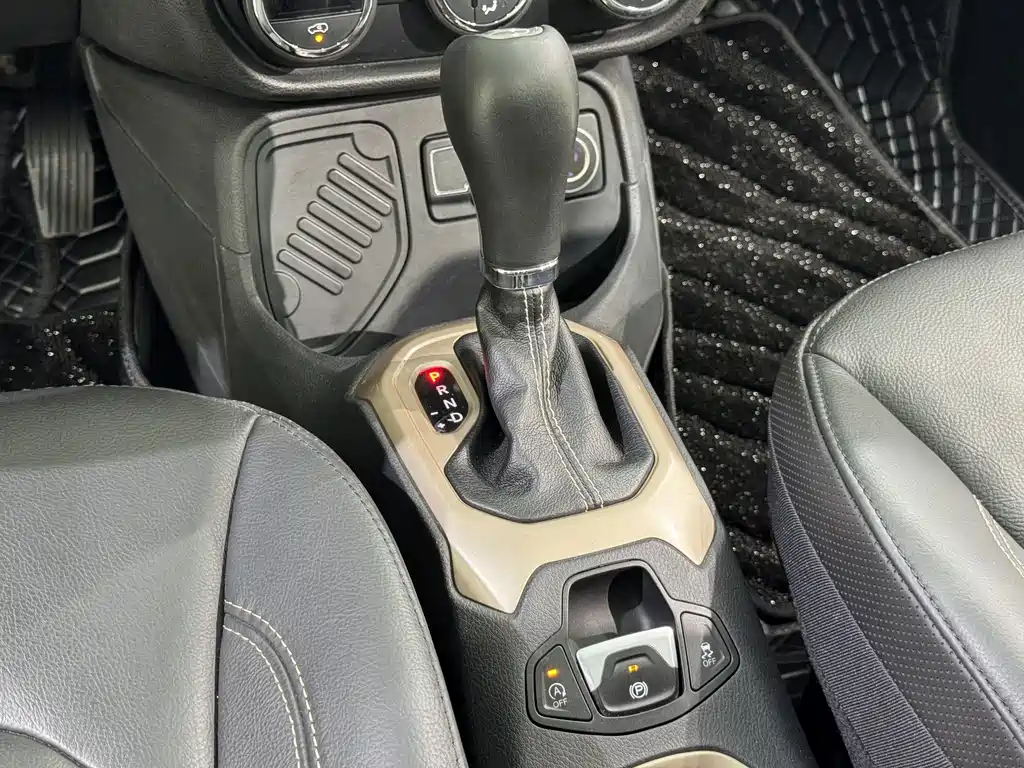 Jeep Renegade — миниатюра 13