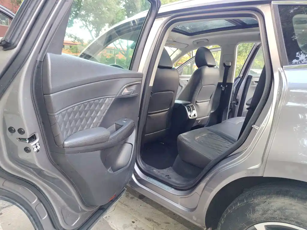 Borgward BX7 — миниатюра 7