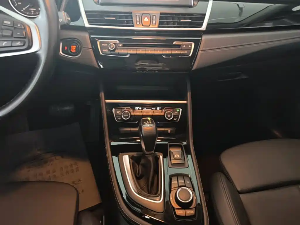 BMW 2 Series Active Tourer — миниатюра 14