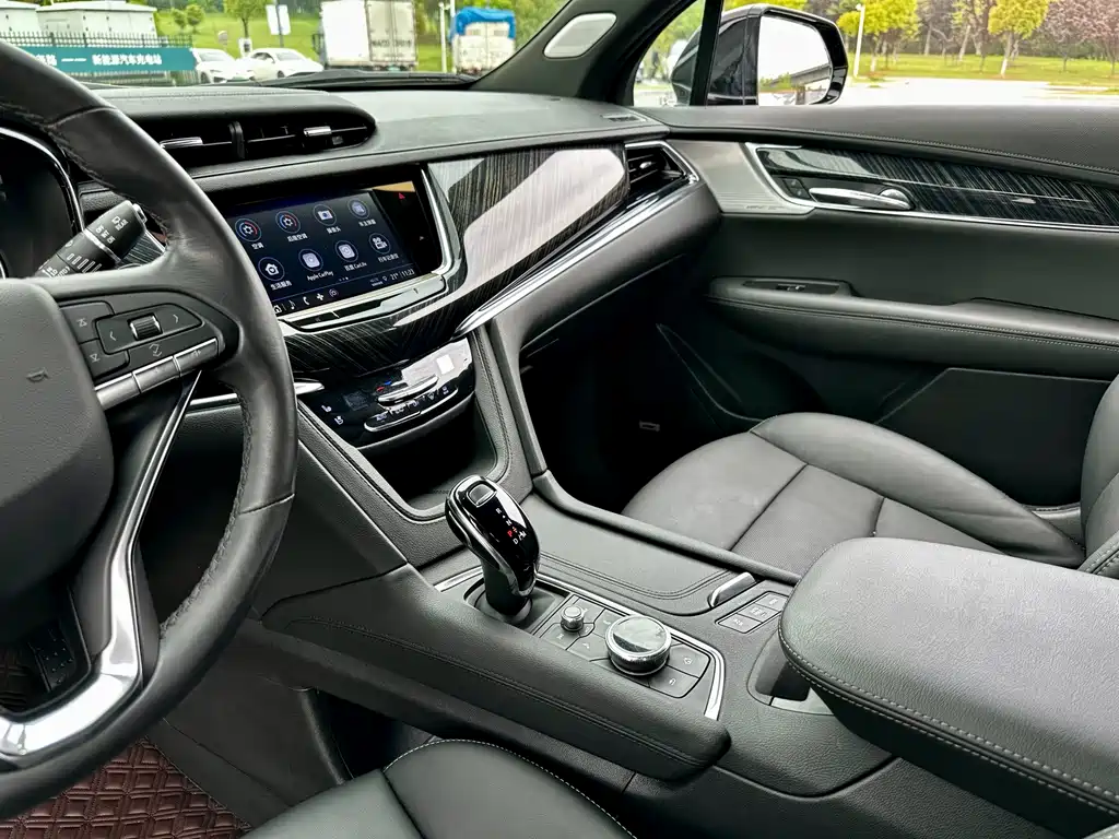 Cadillac XT6 — миниатюра 15