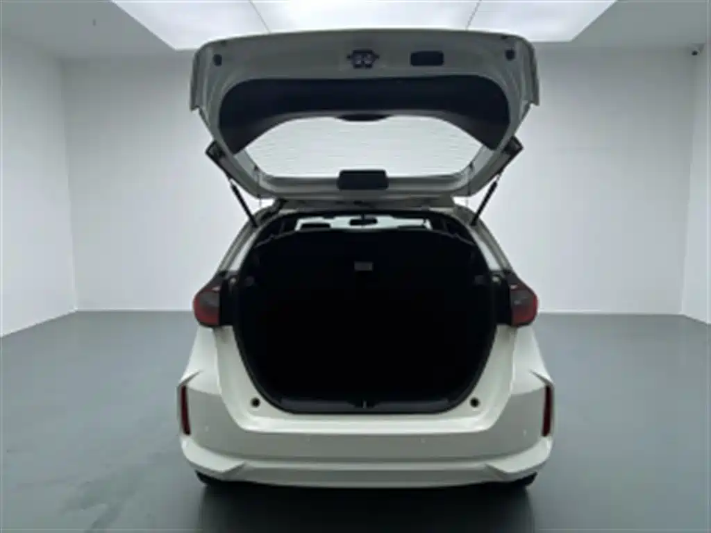 Honda Fit — миниатюра 8