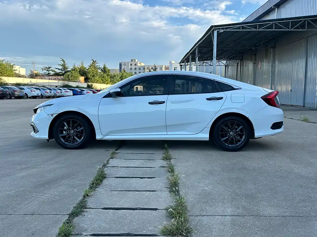 Honda Civic — миниатюра 12