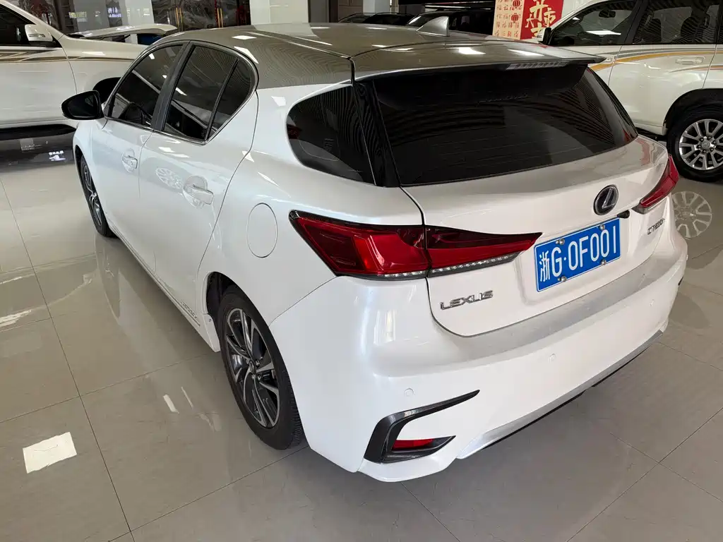 Lexus CT — миниатюра 4