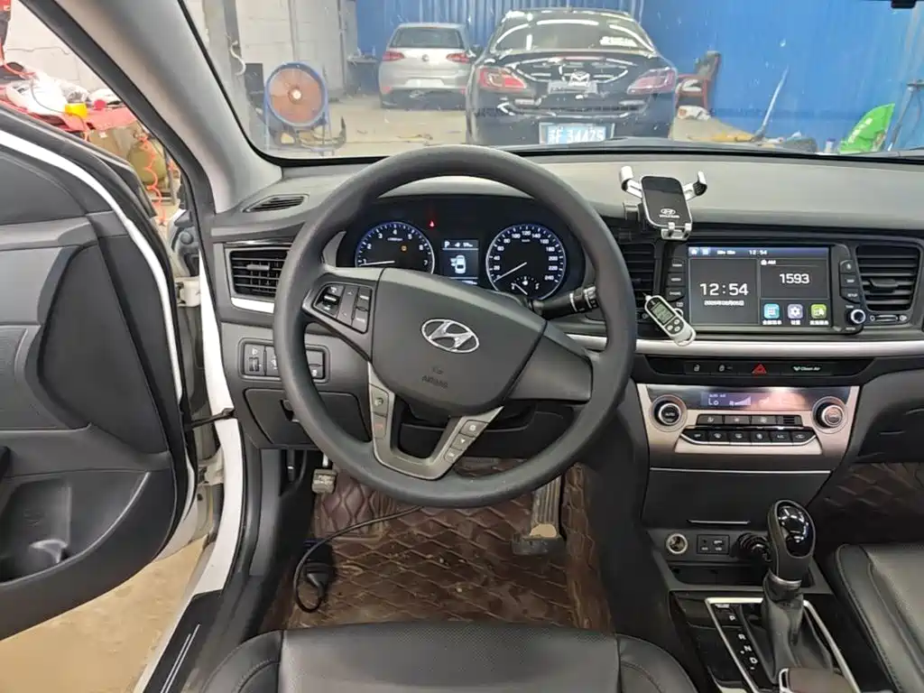Hyundai Mistra — миниатюра 11