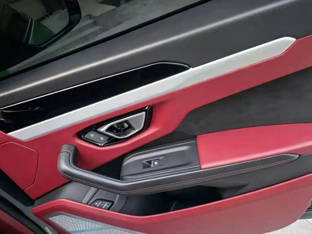 Lamborghini Urus — миниатюра 7