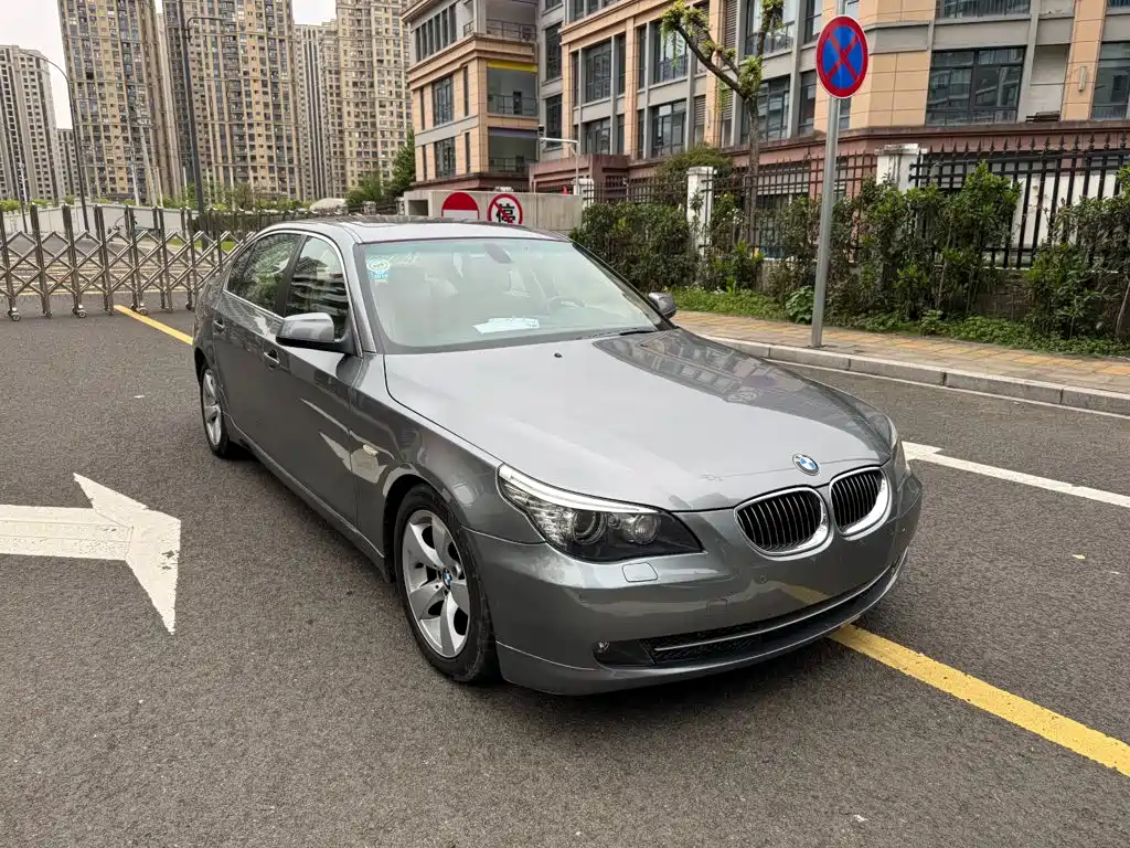 BMW 5 Series — миниатюра 8