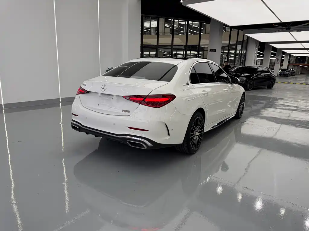 Mercedes-Benz C-Class — миниатюра 15