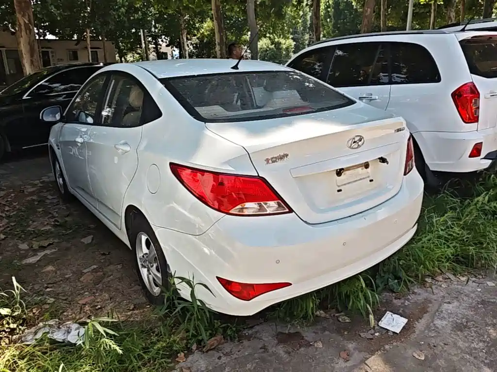Hyundai Verna — миниатюра 5