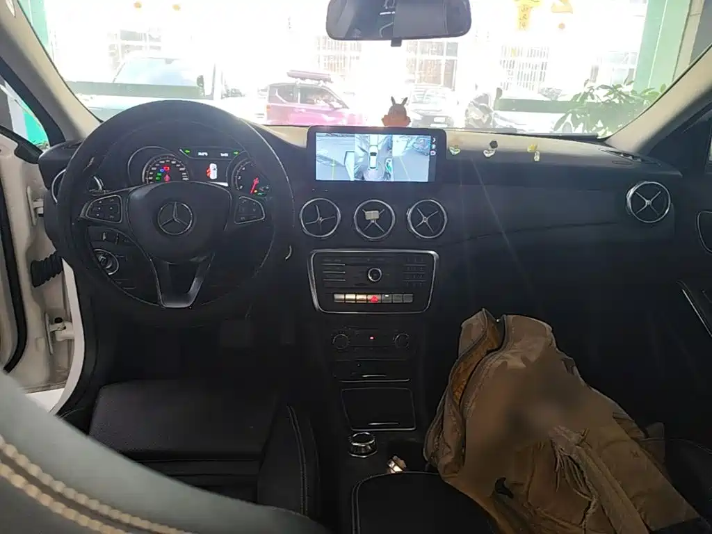 Mercedes-Benz GLA — миниатюра 10