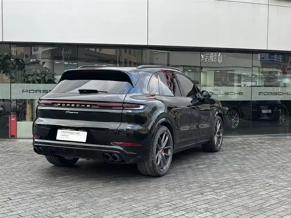 Porsche Cayenne — миниатюра 6