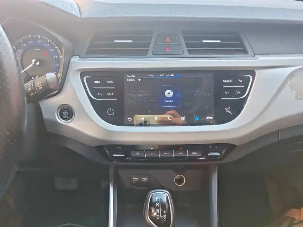 Geely Vision X3 — миниатюра 13