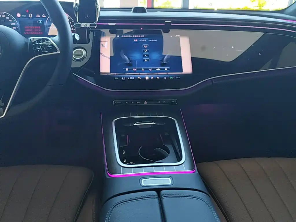 Mercedes-Benz E-Class New Energy — миниатюра 13