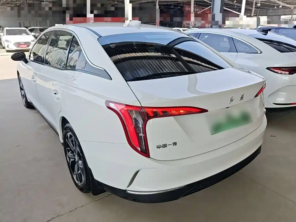 Hongqi Hongqi E-QM5 — миниатюра 5