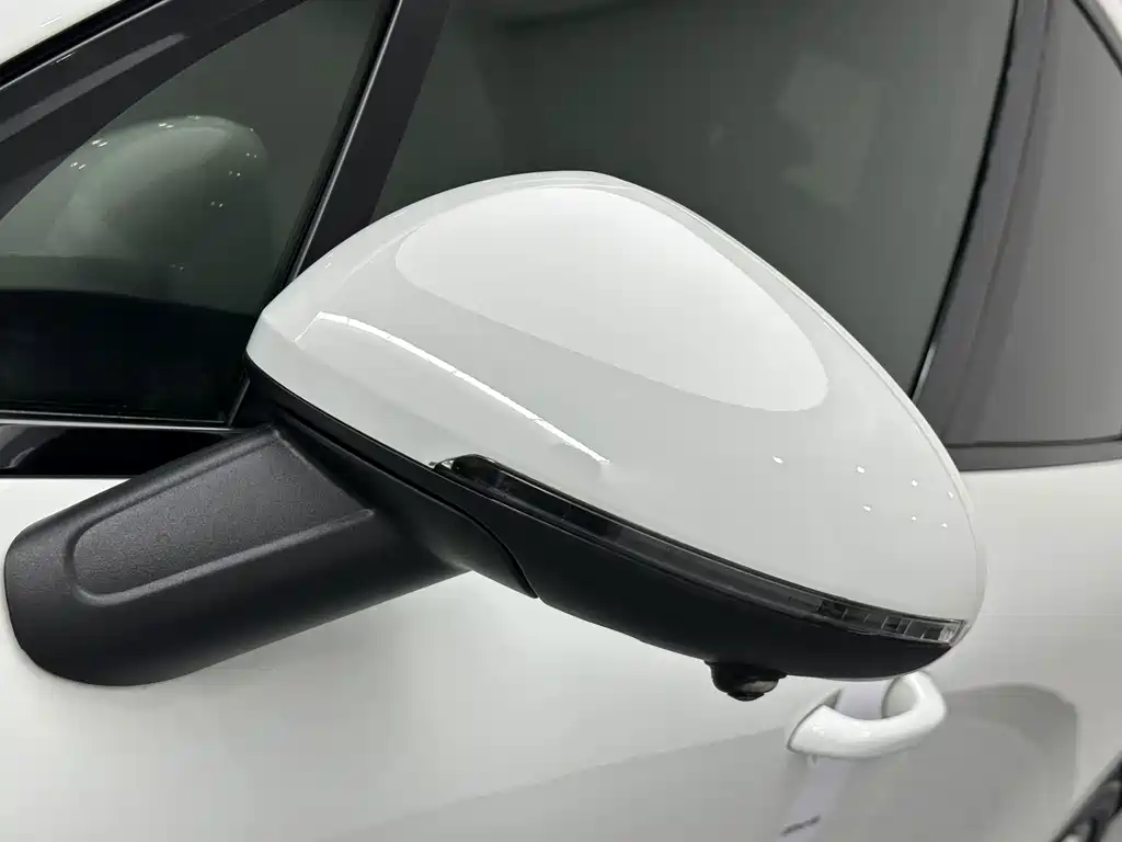 Porsche Macan — миниатюра 22
