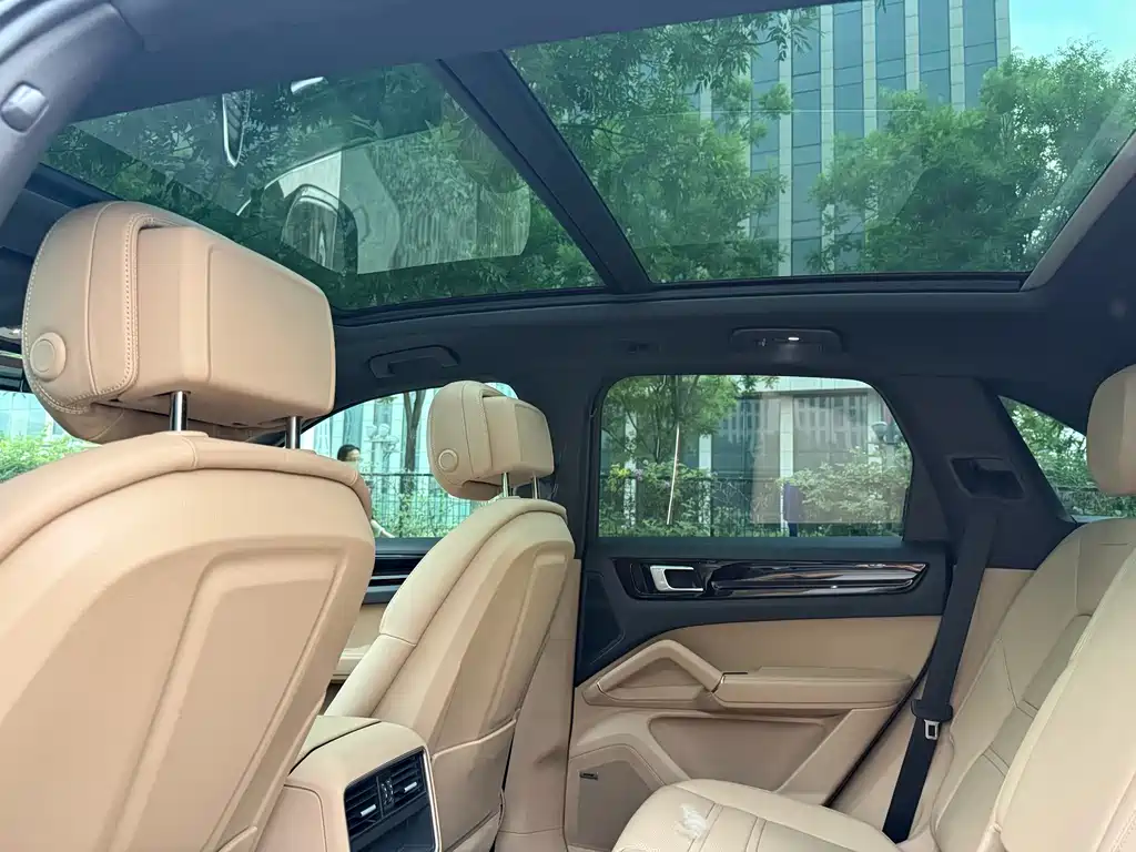 Porsche Cayenne — миниатюра 16
