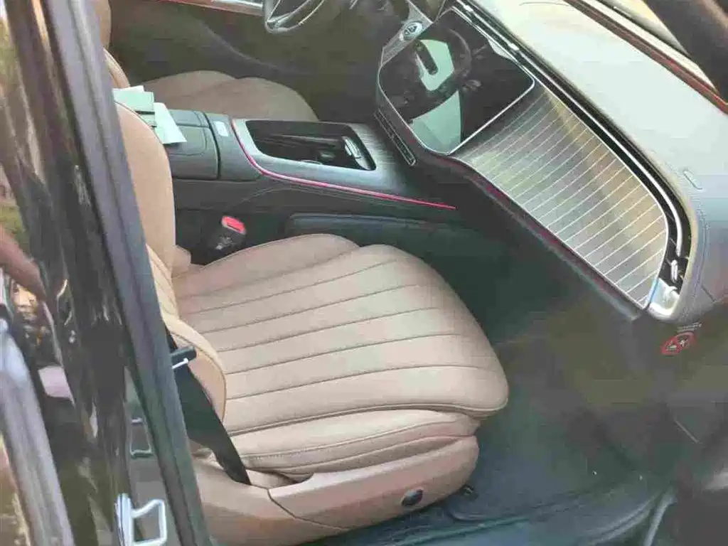 Mercedes-Benz E-Class — миниатюра 3