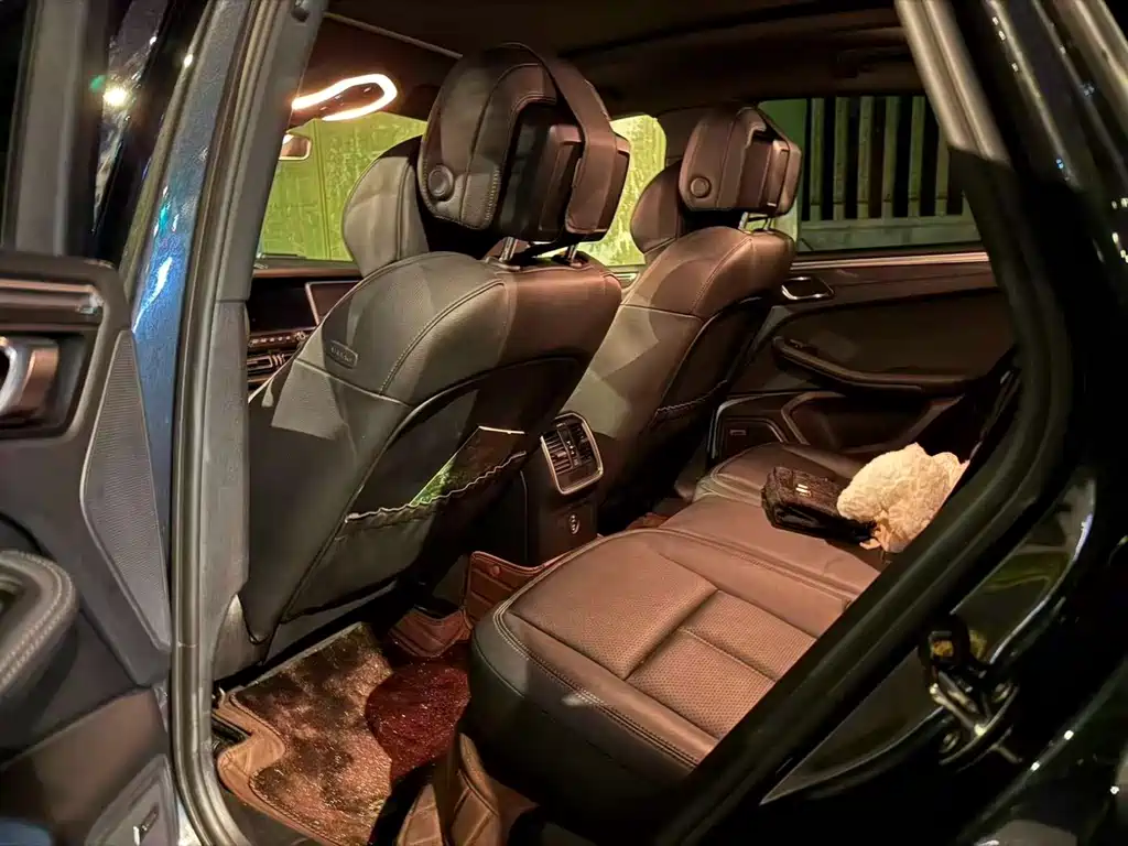 Porsche Macan — миниатюра 8