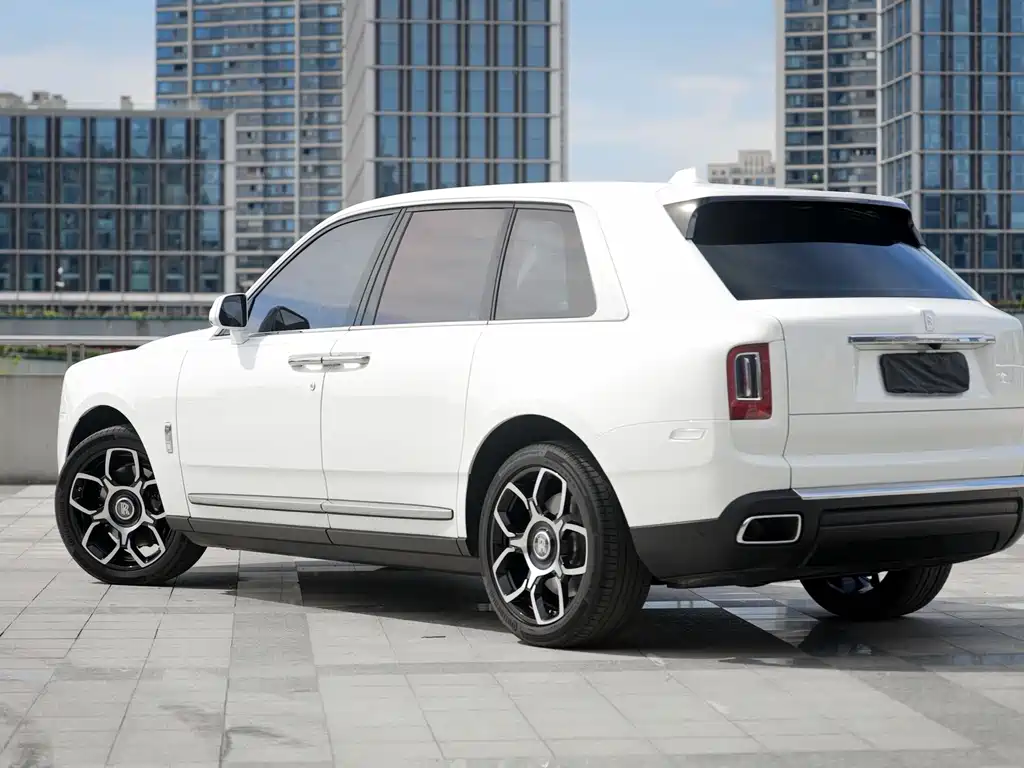 Rolls-Royce Cullinan — миниатюра 7