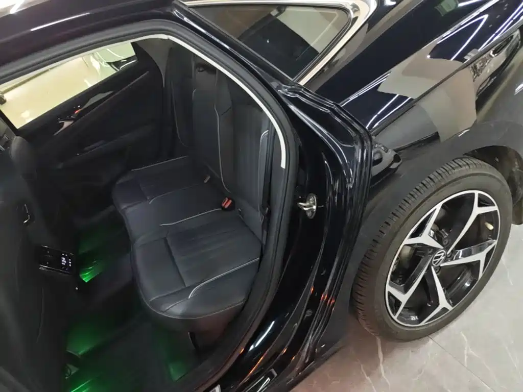 Volkswagen Passat — миниатюра 13