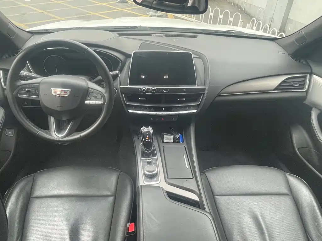 Cadillac CT5 — миниатюра 6