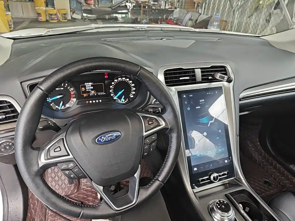 Ford Mondeo — миниатюра 10