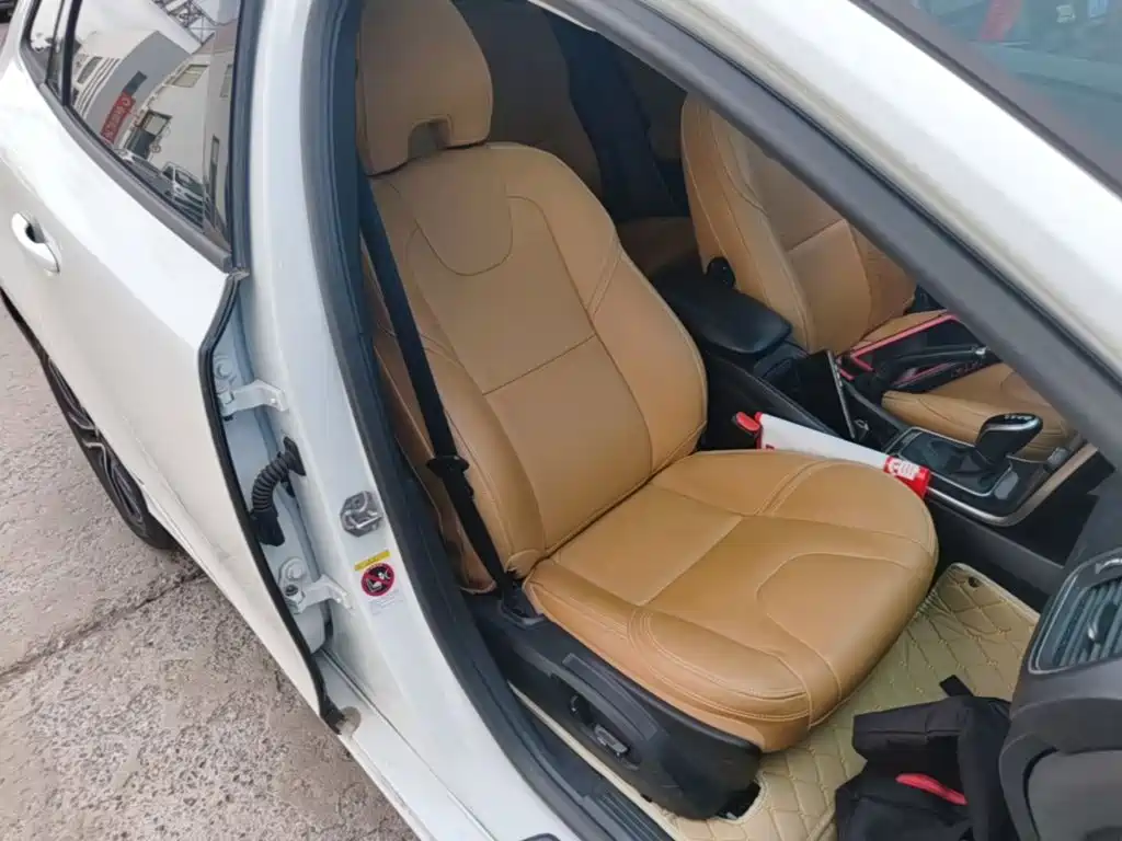 Volvo V40 — миниатюра 25